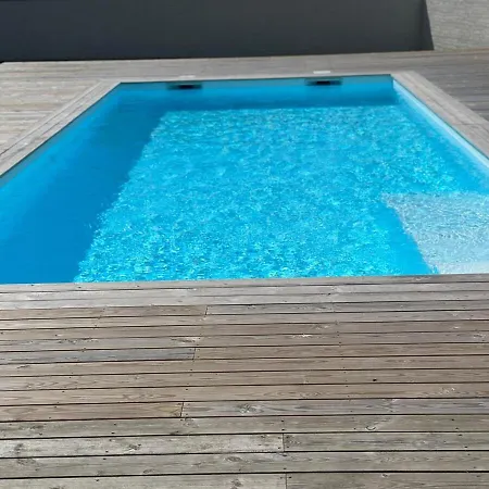 Beautiful Gem In A Quiet Setting * 斯文堡